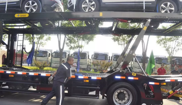 新型轿运车